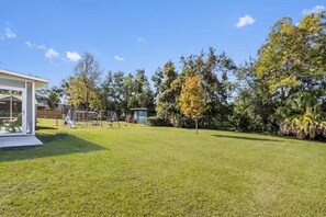 Children’s area - Family Home with Yard Near Beach (Long Beach)