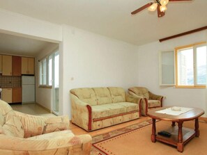 TV - Wohnung mit Blick auf das Wasser by Interhome (Korčula)