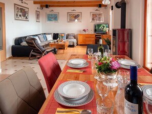 Dining - Haus in Mravince mit Whirlpool und Garten by Interhome (Mravince)