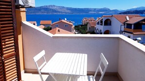 Unclassified image, 4 of 15, button - Modernes Apartment mit Meerblick in Strandnähe by Interhome (Trogir/Slatine)