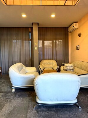 Lobby - Papillat Vip Llc (Batumi)