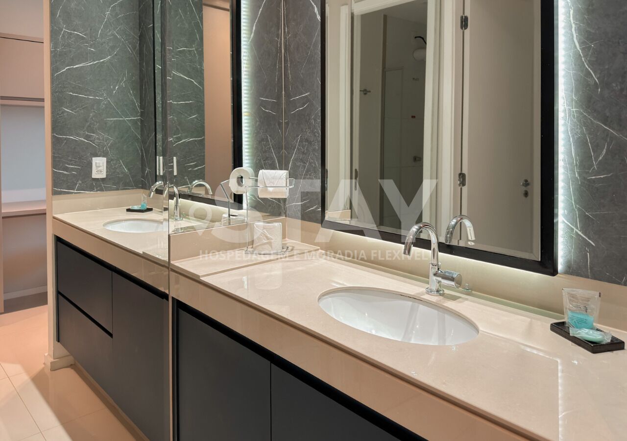 Deluxe Apartment, City View | Bathroom