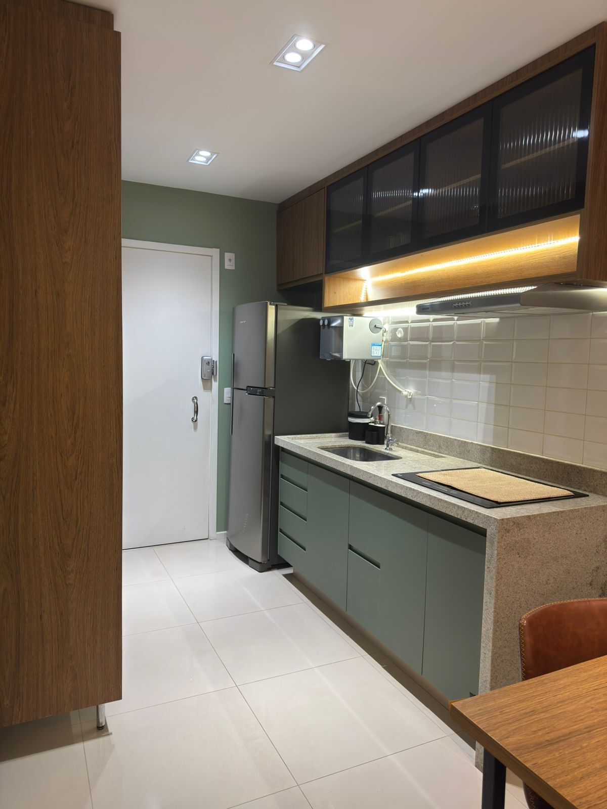 Deluxe Apartment, City View | Private kitchen