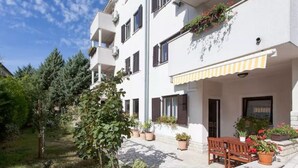 Unclassified image, 3 of 37, button - Wohnung mit Garten in der Nähe des Zentrums by Interhome (Pula)