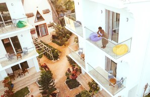 Terrace/patio - Laperla Beach Resort (Pwani Mchangani)