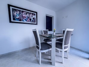 Ảnh chưa phân loại, 5 trong số 8 ảnh, nút