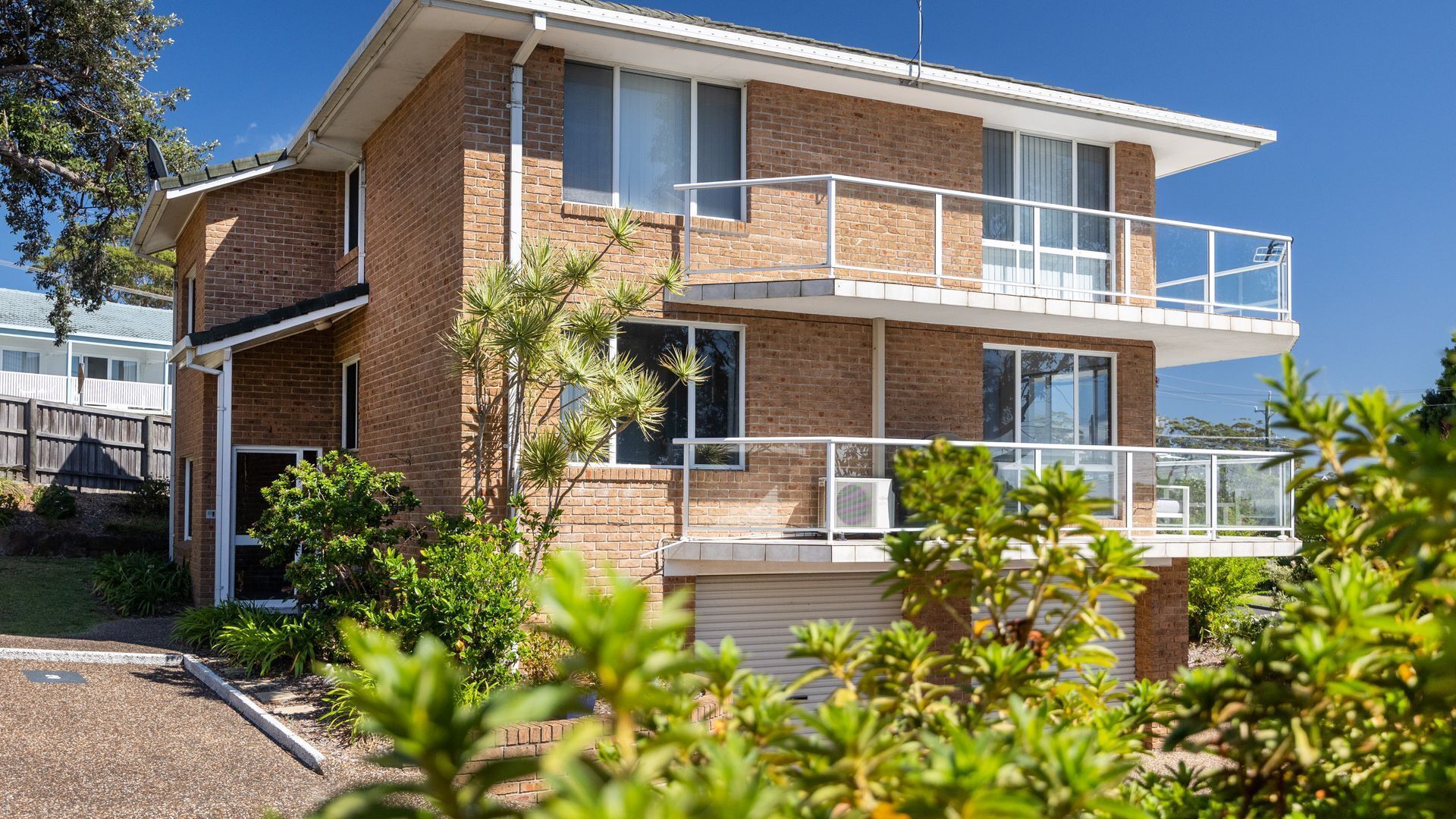 المنشأة من الخارج