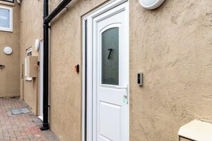 Exterior detail - Style 7 - Modern studio near dmu & Lri (Leicester)