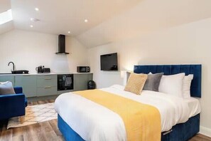 1 bedroom, iron/ironing board, WiFi, bed sheets - Style 7 - Modern studio near dmu & Lri (Leicester)