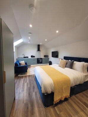 1 bedroom, iron/ironing board, WiFi, bed sheets - Style 7 - Modern studio near dmu & Lri (Leicester)