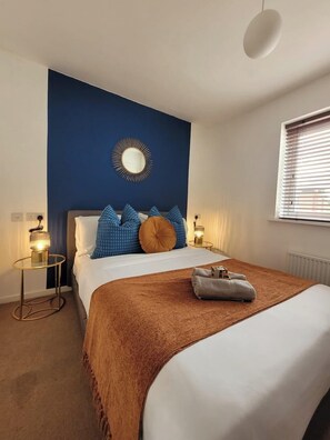 2 bedrooms, iron/ironing board, WiFi, bed sheets - Elegant 2-Bed Home - Prime City Centre Location (Leicester)