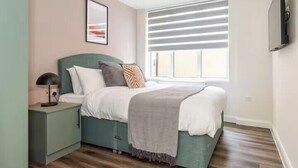 1 habitación, tabla de planchar con plancha, wifi y ropa de cama 