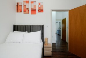 2 bedrooms, iron/ironing board, Internet, bed sheets - GuestReady - Modern Apartment Near Canary Wharf (London)