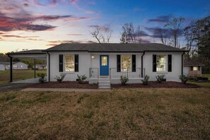 Exterior - 8 Min to Downtown - 3rd Night Discount on Weekends (Raleigh)