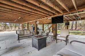 Unclassified image, 5 of 47, button - Coastal Home with Outdoor Oasis. Golf Cart Avail (Bay St. Louis)