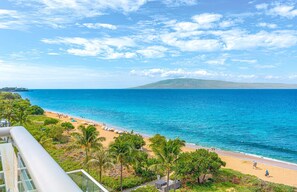 On the beach - Maui Resort Rentals: Honua Kai Hokulani 601/5 - 6th Floor 5BR Penthouse Suites w/ Stunning Ocean Views! (Lahaina)