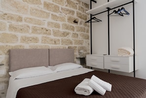 1 bedroom, free WiFi, bed sheets - Sky D'Alcamo Diamond (Alcamo)