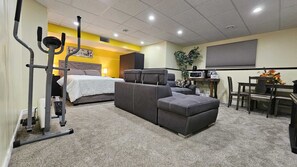 Unclassified image, 3 of 13, button - A cozy, modern, and peaceful getaway. (Brandon)