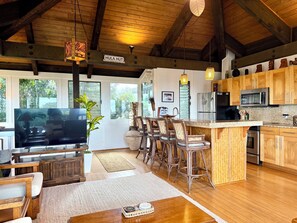 Interior - Hale Mahealani, Private Treetop Home, Ocean Views (Princeville)