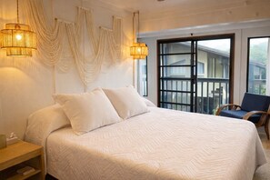 3 bedrooms, iron/ironing board, travel crib, free WiFi - Hale Mahealani, Private Treetop Home, Ocean Views (Princeville)
