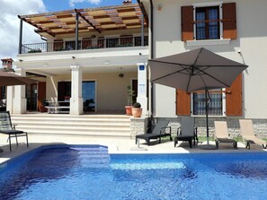 Pool - Wunderschön dekorierte Villa Evelyn by Interhome (Medulin)