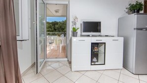 Interior - mit Pool by Interhome (Bokordici)