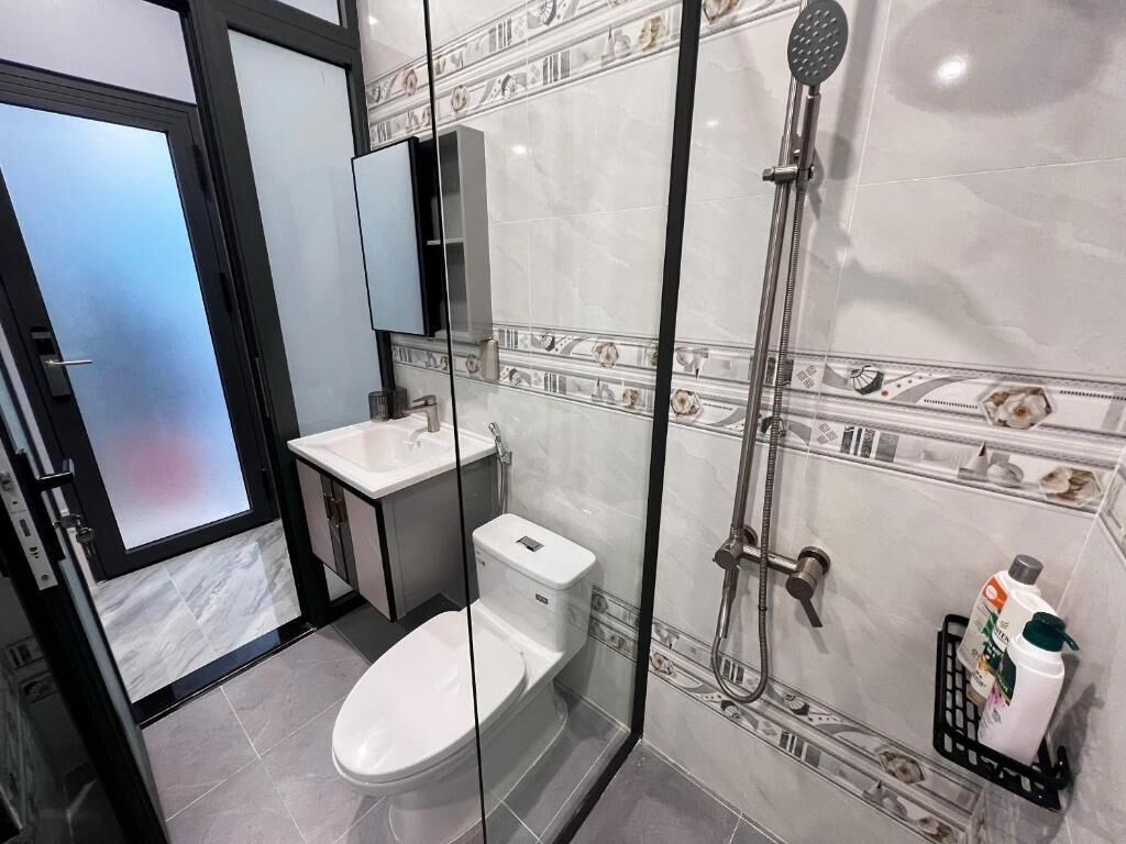 Basic House, Balcony, Mountain View | Bathroom | Shower, free toiletries, hair dryer, slippers