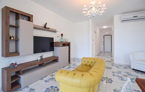 Smart TV - Stunning apartment in Laureana Cilento (Laureana Cilento)