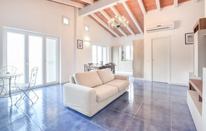 Smart TV - Nice apartment in Laureana Cilento (Laureana Cilento)