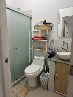 Bathroom - Terrific 2-bedroom house with AC in charming Nueva San Miguel (San Miguel)