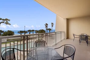Outdoor dining - Oceanfront Condo with 2 Pools (Gulfport)
