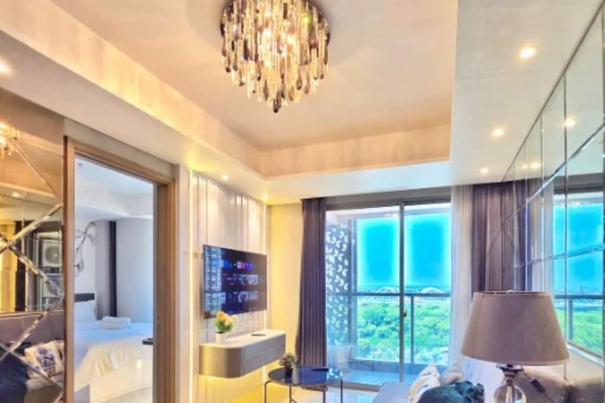 公寓, 3 間臥室, 城市景觀 | 起居區 | 43-吋智慧型電視,提供有線頻道