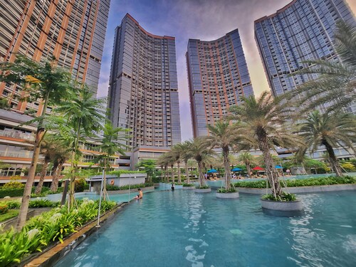 By The Pool By SanLiving - 3BR - PIK