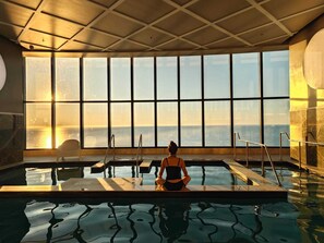 Pool - The Panorama - NEW Beachfront 2BR Corner Ocean View with Parking, Pool and GYM (Surfers Paradise)