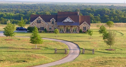 Retreat‑Ready Ranch House on 2R Ranch — Quiet, Scenic, Private