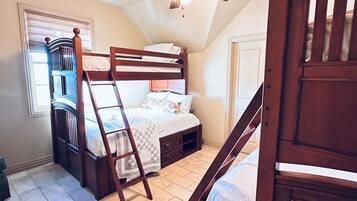 3 bedrooms, iron/ironing board, free WiFi, bed sheets