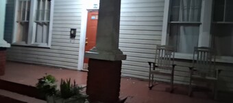 Spacious 4 bedroom 2 bathroom historic home close to historic Selma downtown!