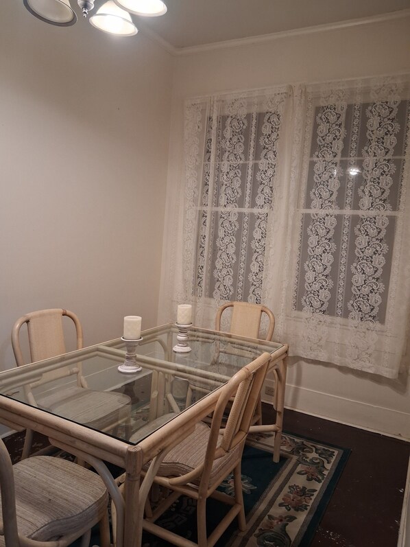 Immagine non classificata, 1 di 9, pulsante