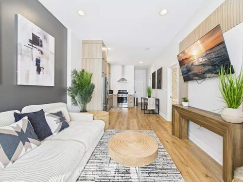 Peaceful Zen Flat | 2BR Oasis with Free Parking
