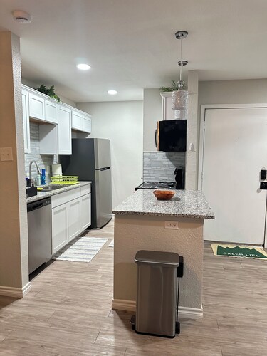 Cozy 1-bedroom condo with an office