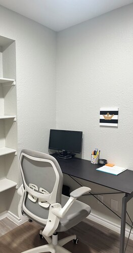 Cozy 1-bedroom condo with an office