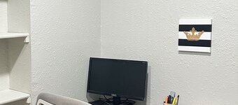 Cozy 1-bedroom condo with an office