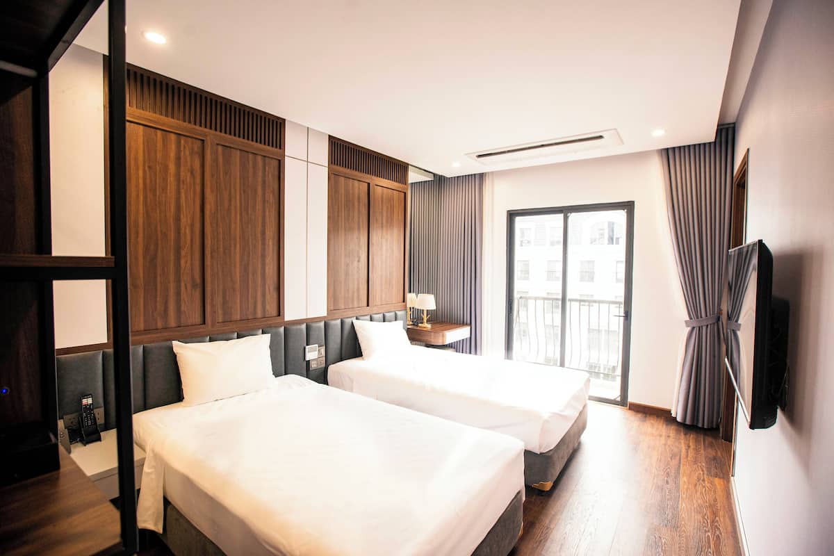 Egyptian cotton sheets, premium bedding, down comforters, pillowtop beds