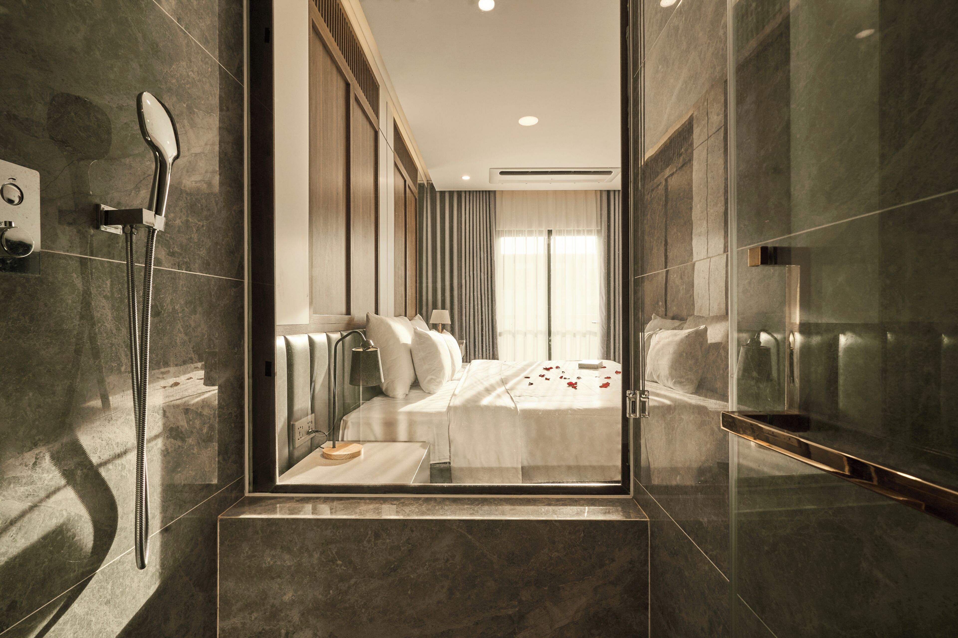 Premium bedding, down duvets, pillow-top beds, minibar