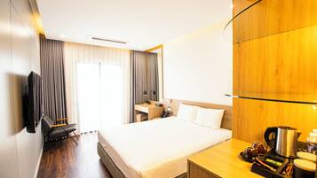 Luxury Studio, Balcony | Egyptian cotton sheets, premium bedding, down comforters, pillowtop beds