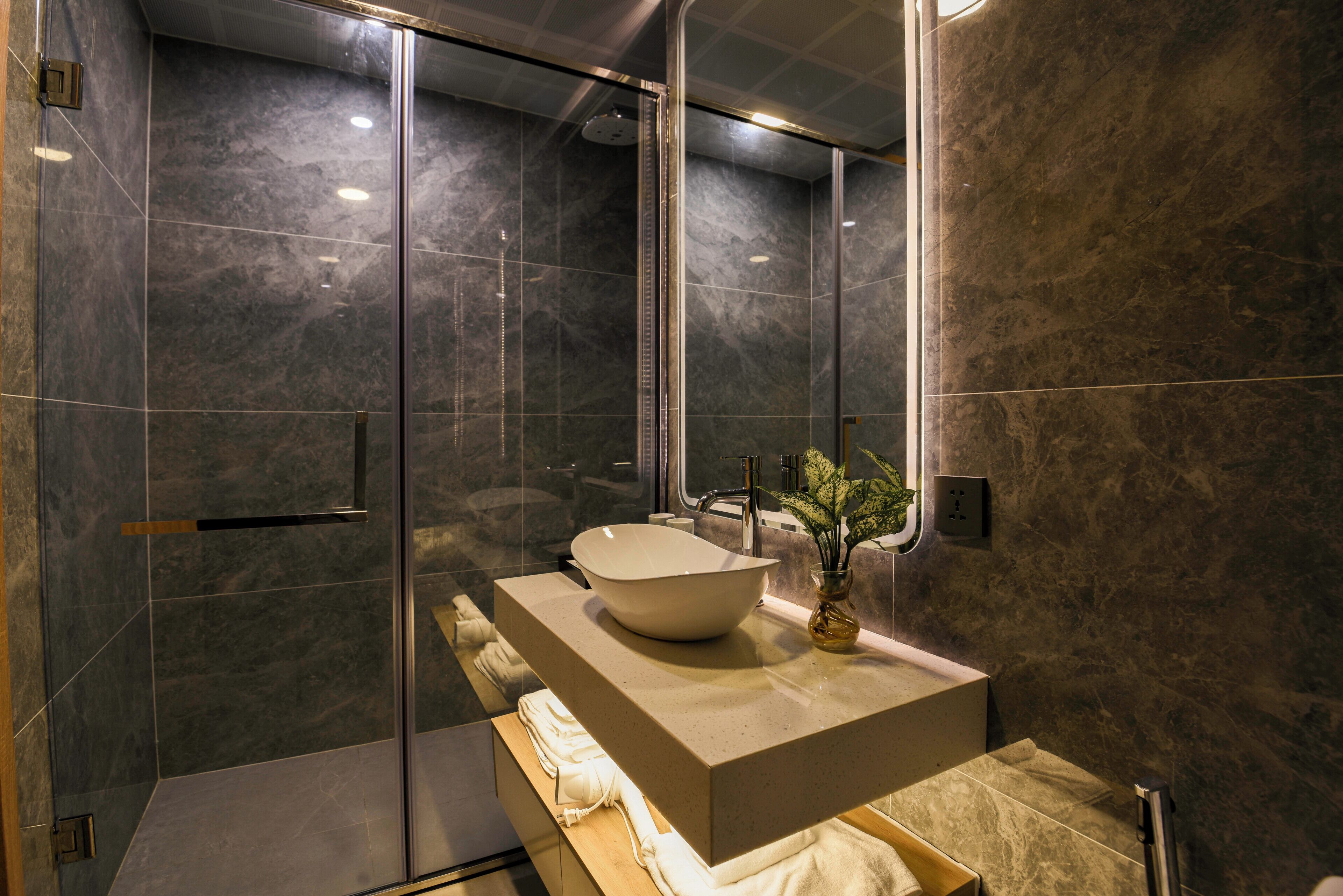 Studio, Balcony | Bathroom | Shower, hair dryer, slippers, towels