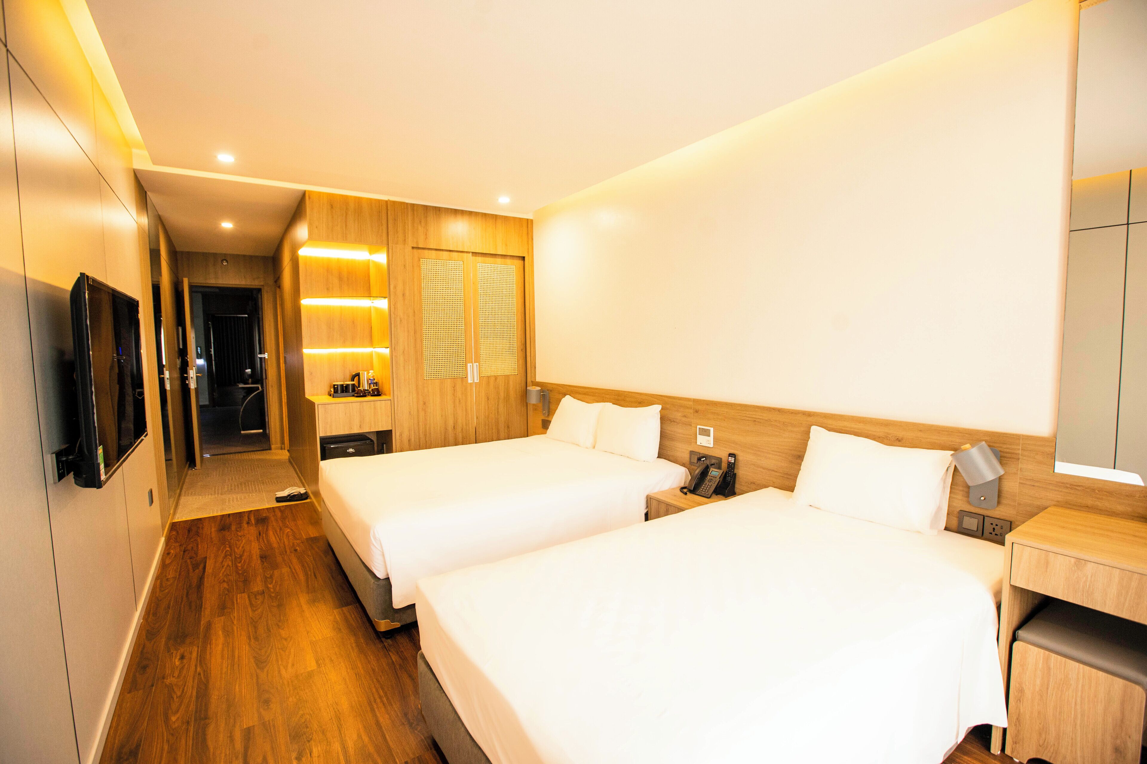 Egyptian cotton sheets, premium bedding, down comforters, pillowtop beds