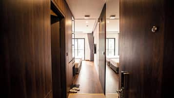 Deluxe Studio, City View | Egyptian cotton sheets, premium bedding, down comforters, pillowtop beds