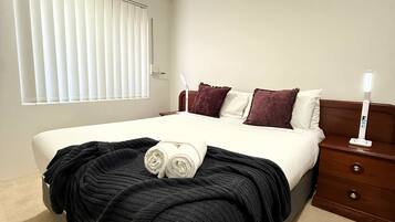 3 bedrooms, iron/ironing board, WiFi, bed sheets