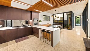 Coffee/tea maker, fridge, microwave, oven - 9 Architectural Luxe 4BR Skyhome Pool & Ocean View (North Coogee)